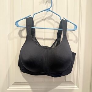 Livi Active Black Sports Bra with Underwire